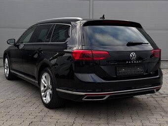 Volkswagen Passat Variant 2.0 TDI Elegance 4Motion DSG - 5