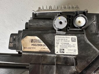 Pravé predné svetlo na Mercedes benz C klasse - 5