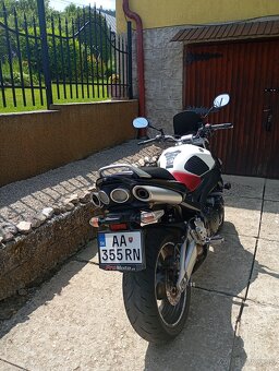 SUZUKI GSR 600 - 5