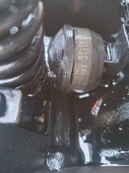 Hlava motora + Vstrekovače  PD 1.9tdi 85kw - 5