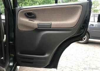 Suzuki Grand Vitara 2.0 4x4 benzín manuál 94 kw - 5