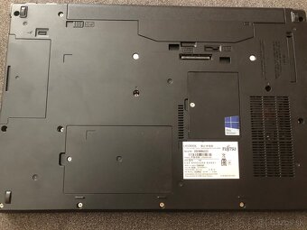 Fujitsu LifeBook E556 - 5