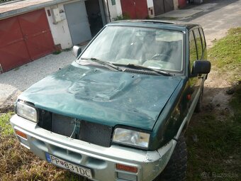 Rozpredám Nissan Terrano 2,7 a3,0 - 5