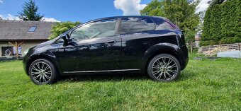Fiat Grande Punto 1.4 Benzín 8v - 5