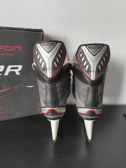 Detské hokejové korčule Bauer veľkosť 29,5 - 5