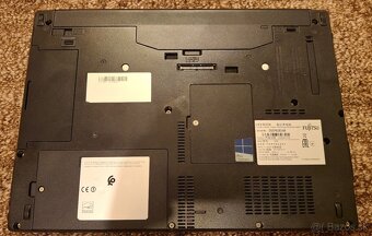 Fujitsu LifeBook E736 + taska a mys - 5