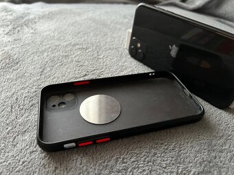 Dobrý stav | Čierny iPhone 11 64GB s obalmi v cene - 5