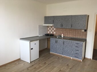 1 IZBOVÝ BYT NA PRENÁJOM - LUČENEC - 5