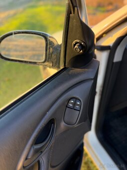 Ford focus kombi 1,6 16v benzín - 5