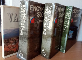 Predám nasledujúce knihy : - 5