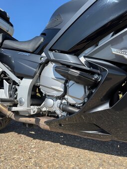 Yamaha FJR 1300 ES (2015) - 5