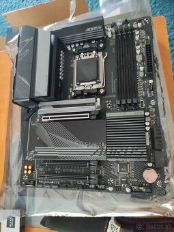 Ryzen 7 7800X3D, RX 6800 XT 16GB, 48GB RAM, AORUS doska - 5