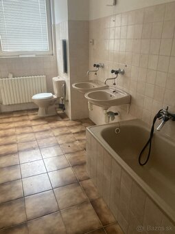 Centrum Čadce na Palarikovej ulici Sporiteľna - 5