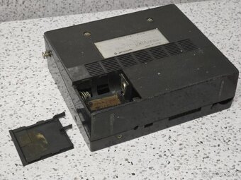 STAROŽITNÉ AUTORADIO 》Hitachi KM-900L - 5