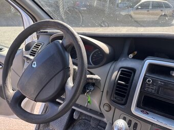 Renault Traffic 6 miestne - 5