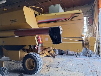 NEW HOLLAND TX66 - 5