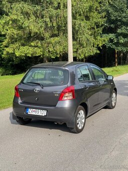Toyota Yaris 1.3 - 5
