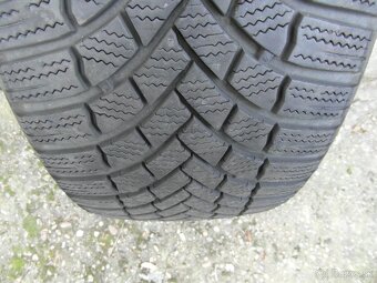 225/40 R18 - 5