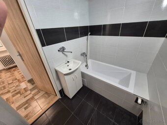 Jednoizbový, kompletne zrekonštruovaný byt s balkónom v RA - 5