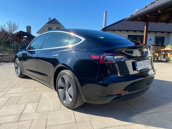 Tesla model 3 - 5