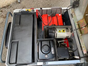 NILFISK SR 1100 Eco zametaci stroj motor benzín Honda+24V - 5