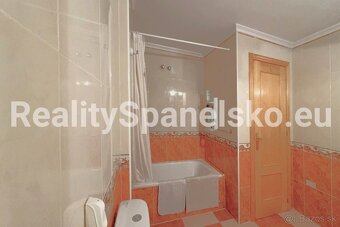 byt 3+1 s balkonem a střešní terasou 99.900EUR ŠPANĚLSKO - 5