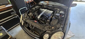 Mercedes-Benz W211 - 5