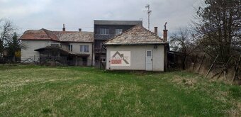 Rodinný dom - priestranný, dvojgeneračný, investičná príleži - 5