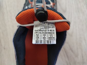 Predám  nenosené 2 páry det. topánok a 1 dievč. šľapky - 5