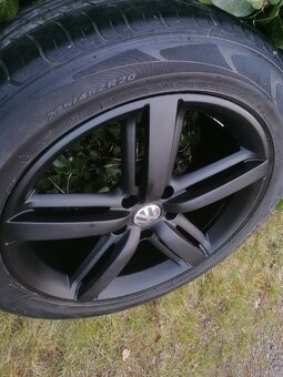 Touareg sada kolies čierna matná 275/45 R20 5x130 - 5