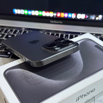 Apple iPhone 15 Pro 512GB - 5