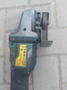 Predam Aku Set znacky Teccpo 18v + nabíjačka a 2 baterie - 5