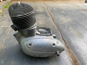 Velorex 250 motor - 5