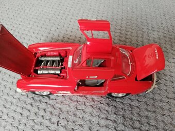 1:18 Mercedes Benz 300SL - 5