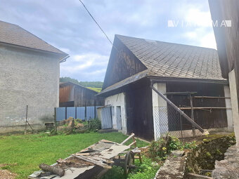 Stavebný pozemok so stodolou na kraji obce Čičmany na predaj - 5
