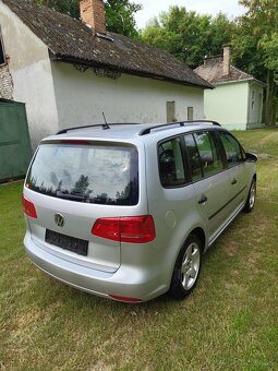 Volkswagen Touran 1.6 TDI Comfortline - 5