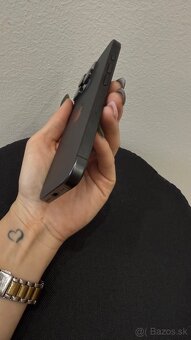 iPhone 15 Pro 256 GB - 5