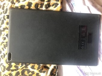 Darujem tablet Lenovo na náhradné diely - 5