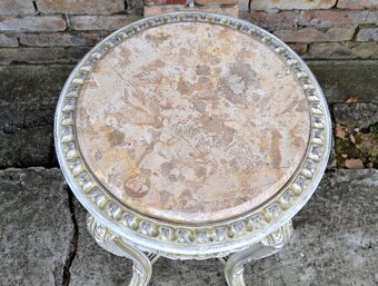 Stolík s patinou - 5