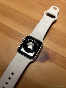 Apple watch SE (2020) 40mm Strieborná - 5