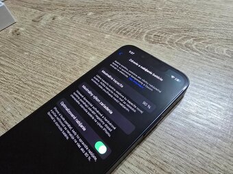 Iphone 13 mini 128gb v Top stave nema skoro ziadne znamky po - 5