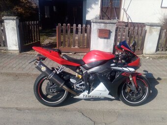 YAMAHA R1 - 5