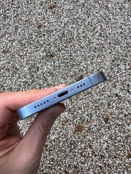 iPhone 14 - baterie 100% - 5