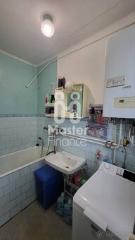 ZNÍŽENÁ  CENA NA PREDAJ  3-IZBOVÉHO BYTU  vhodného na rekonš - 5