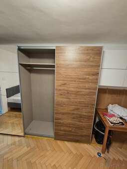 Šatníková skriňa - 5