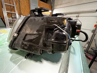 Audi A6 C5 predne svetlo xenon facelift - 5