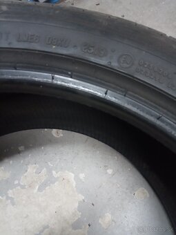 235/45R19 - 5