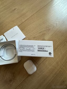 Apple AirPods Pro - 5