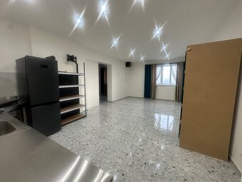 Na prenájom obchodný priestor 63m2 - Voľný ihned - 5