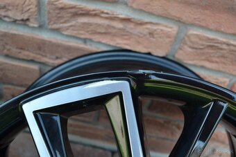 5x114,3 R17 Hlinikove disky Original Toyota Corolla - 5